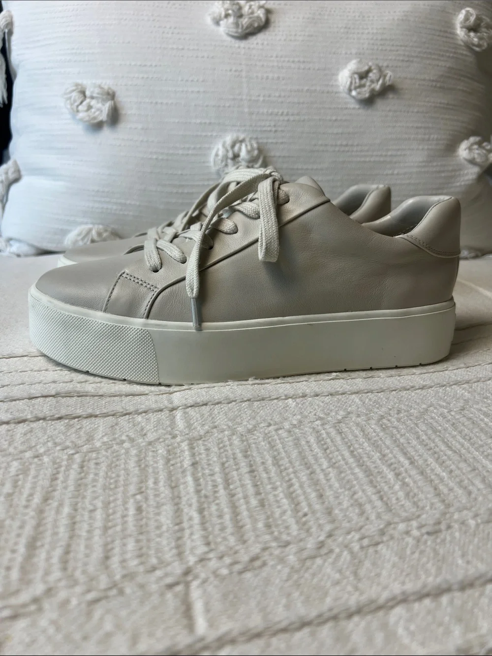 VINCE Women’s Leather Low-Top Sneakers in greige-off white, NWOT, no box